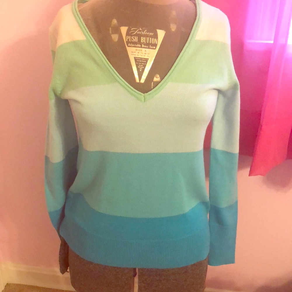 New York and Company V-Neck Sweater